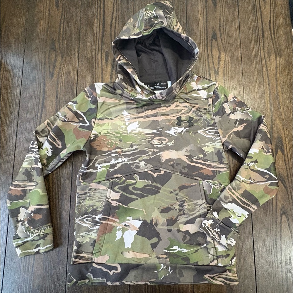 Youth boy Under Armour ColdGear Camo Hoodie Size Medium (7/8)